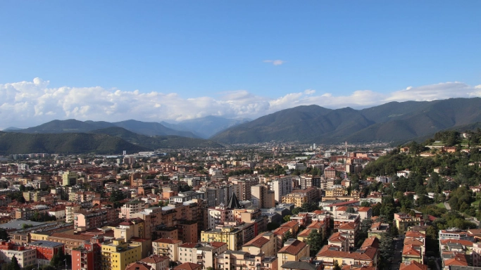 Boston Extend corsi di inglese a Brescia